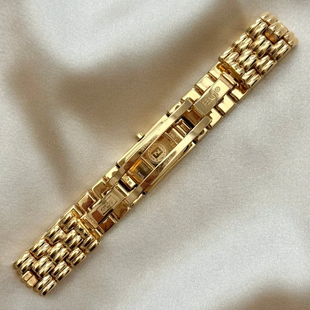 AUTHENTIC VINTAGE FENDI GOLD WATCH - Picture 6 of 8